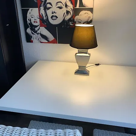 Apartmán 69 Mit Balkon, Einbau Kueche, Eigenes Bad, 2 Boxspring Betten, W-lan, Tv, Waschmaschine Oberhausen (North Rhine-Westphalia)