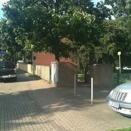 69 Mit Balkon, Einbau Kueche, Eigenes Bad, 2 Boxspring Betten, W-lan, Tv, Waschmaschine Oberhausen (North Rhine-Westphalia)