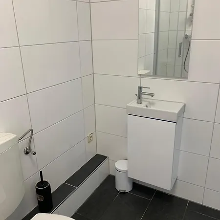 69 Mit Balkon, Einbau Kueche, Eigenes Bad, 2 Boxspring Betten, W-lan, Tv, Waschmaschine Apartmán