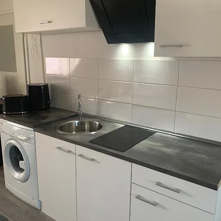 Apartmán 69 Mit Balkon, Einbau Kueche, Eigenes Bad, 2 Boxspring Betten, W-lan, Tv, Waschmaschine *